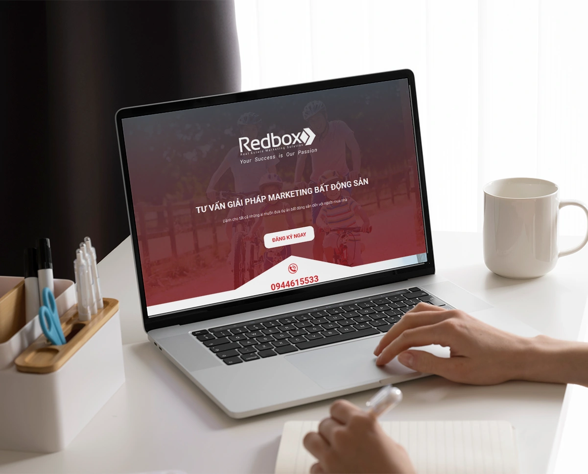 0166 redbox bv